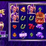 Lady Luxe Joker Slot